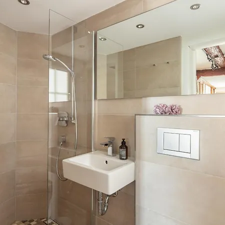 Seehaus Mit 5 Exklusiven Appartement