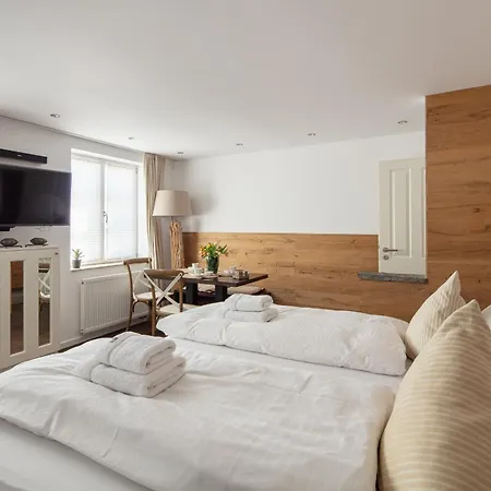 Seehaus Mit 5 Exklusiven Appartement *